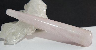 Массажная палочка розовый кварц 2*10 см фото
