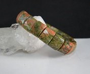 Браслет унакит (размер камня 12*16 мм), 18 см фото
